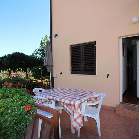 Apartment Liliana Near Beach Porec Exterior photo