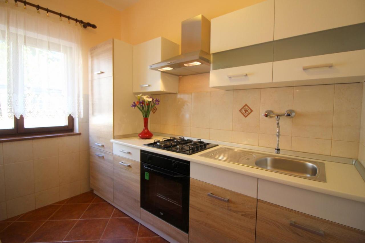 Apartment Liliana Near Beach Porec Exterior photo